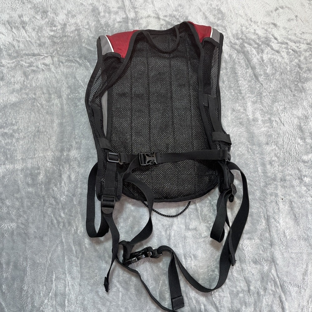 Coleman Nylon Daypack Backpack Red Small Light Adjustable Straps Hiking - Picture 3 of 9